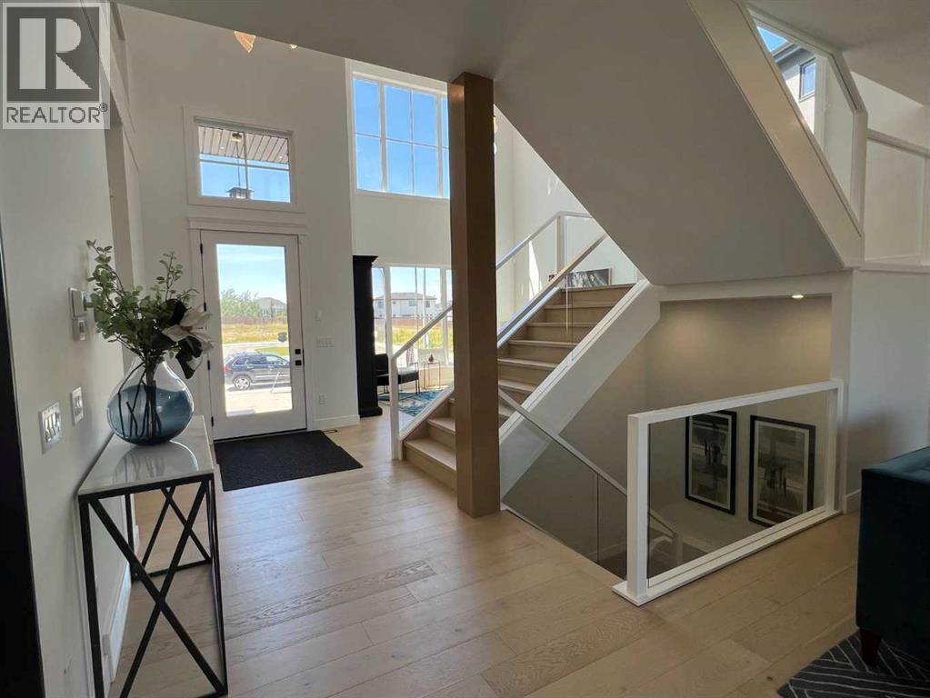 Single Family House for Sale in  Rockcliff Terrace NW Rocky Ridge Calgary 