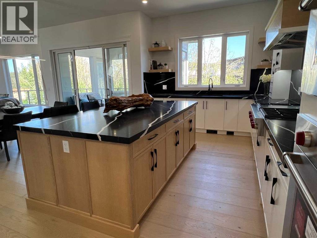 Single Family House for Sale in  Rockcliff Terrace NW Rocky Ridge Calgary 