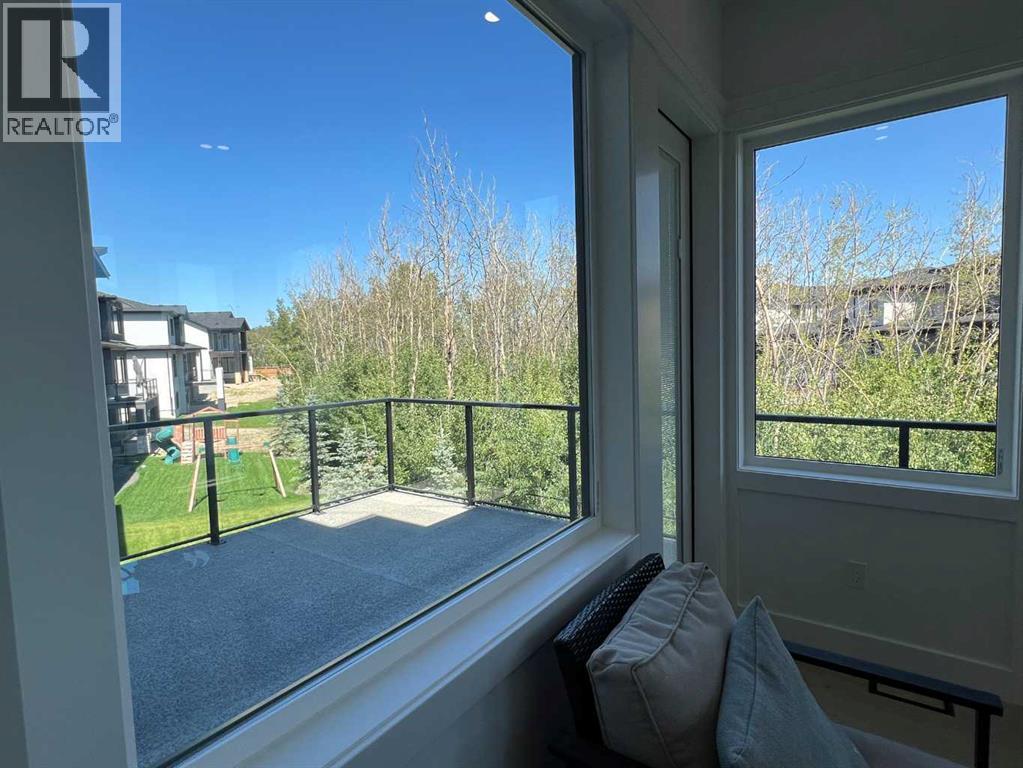 Single Family House for Sale in  Rockcliff Terrace NW Rocky Ridge Calgary 
