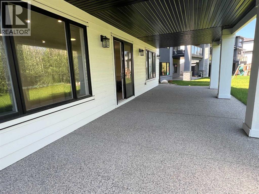 Single Family House for Sale in  Rockcliff Terrace NW Rocky Ridge Calgary 