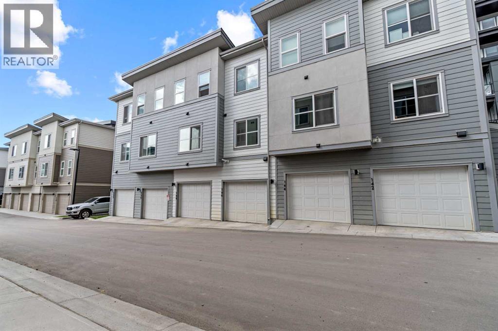 Single Family House for Sale in    Street SW Springbank Hill Calgary 