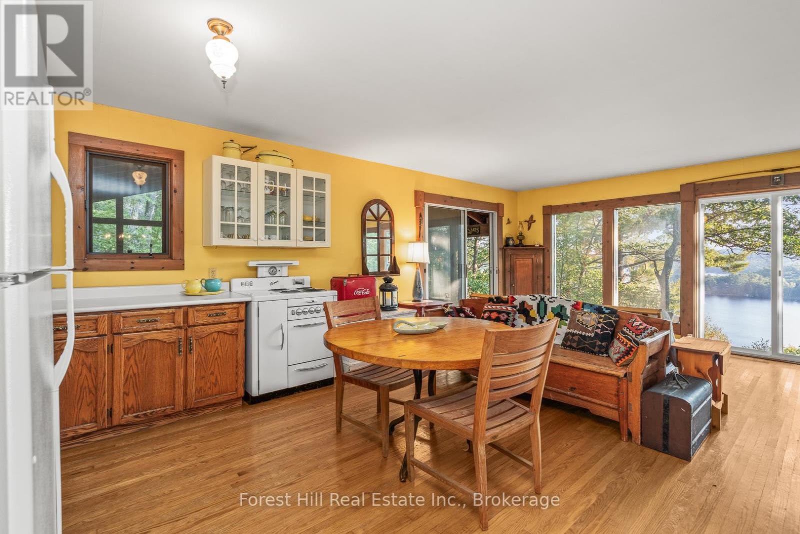 Photo 14 of 2611 Highway 35, Lake Of Bays ON