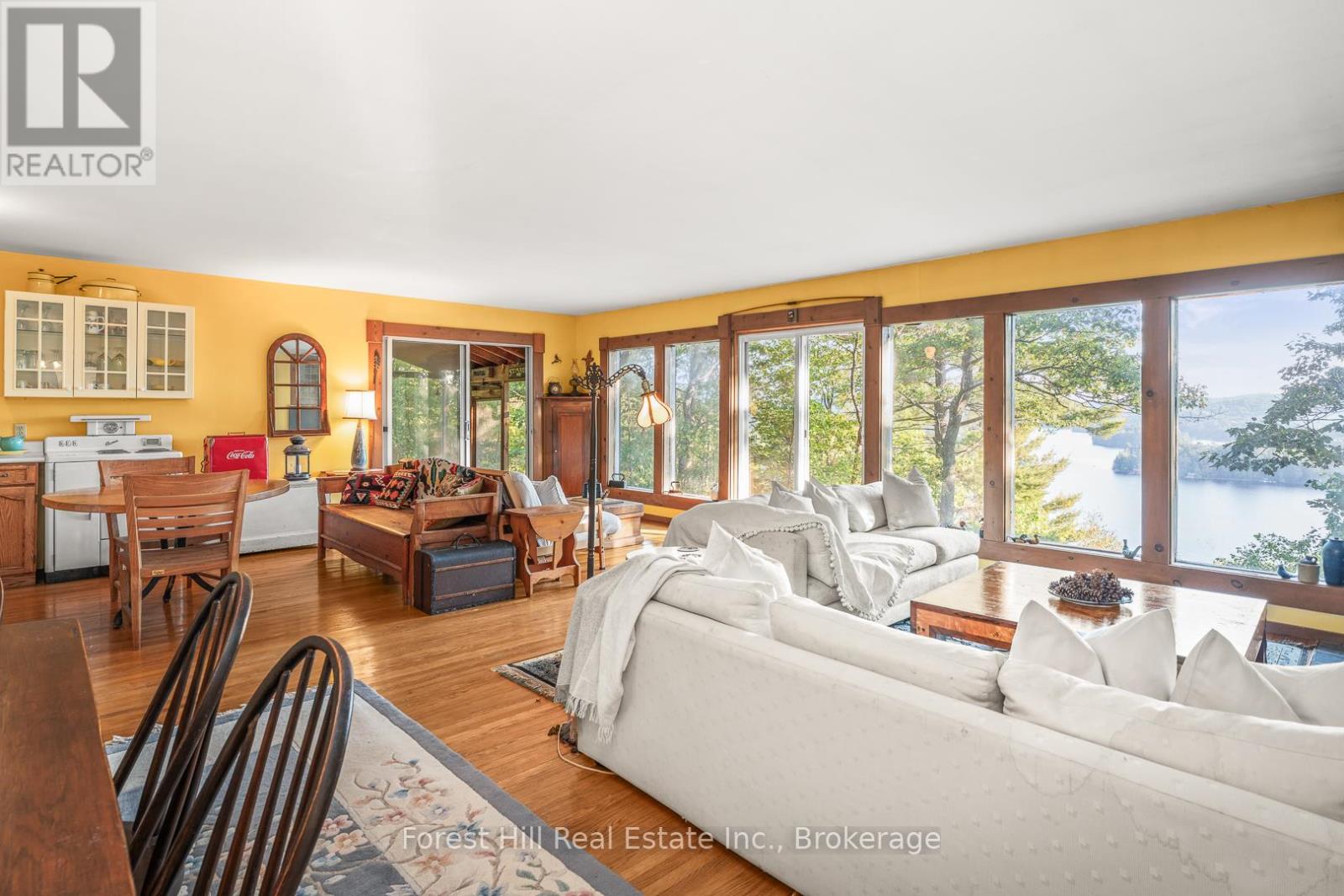 Photo 9 of 2611 Highway 35, Lake Of Bays ON