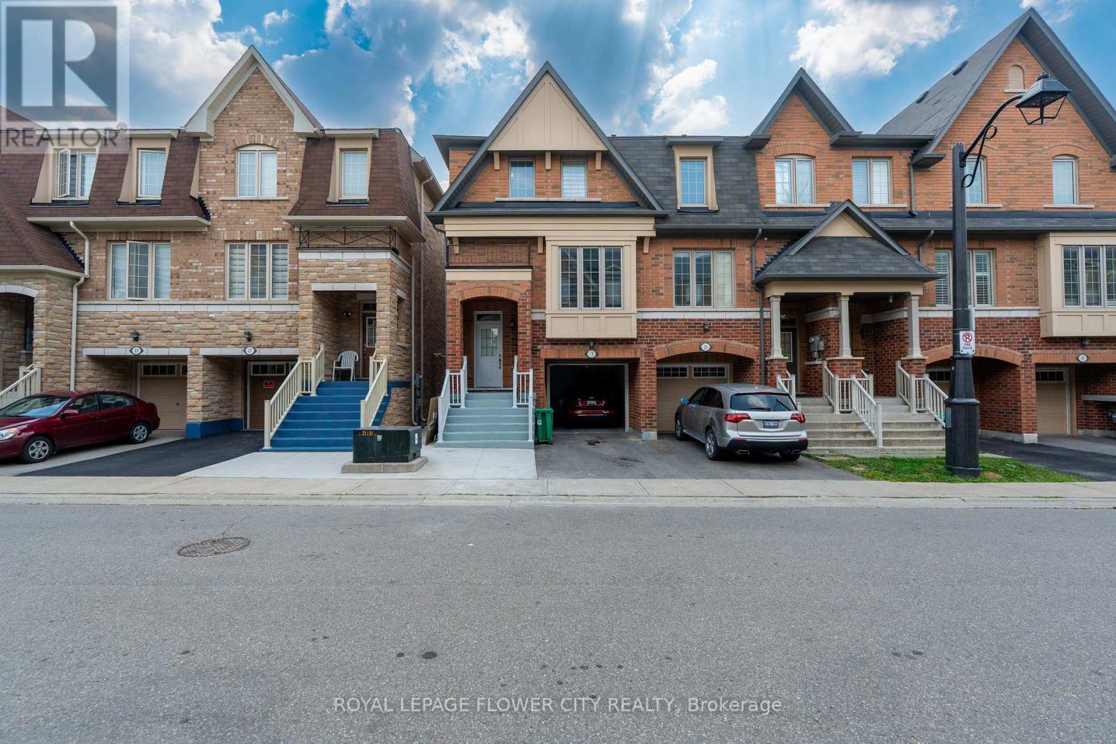 Photo 14 of 15 Sea Drifter Crescent, Brampton ON