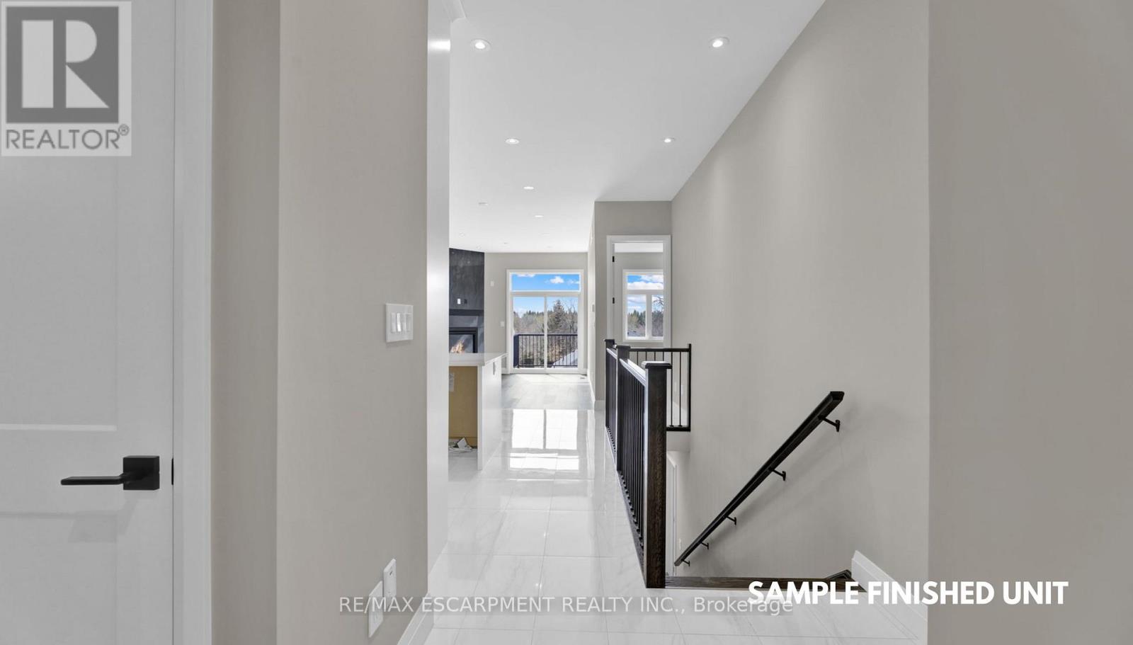 Photo 5 of 920 Garden Court Crescent, Woodstock ON