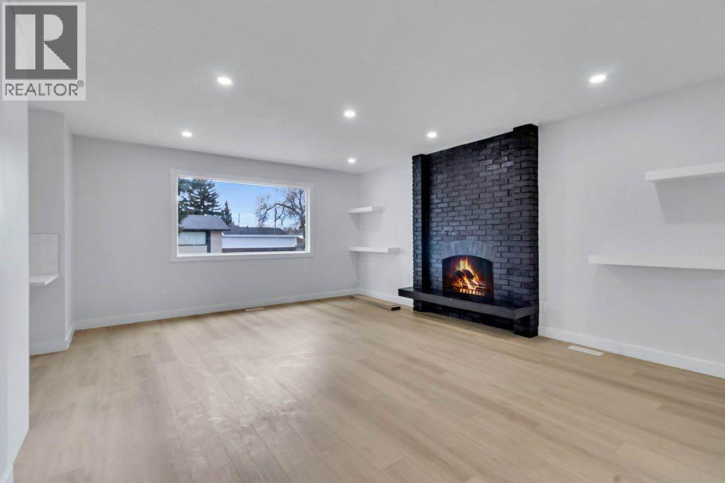 Photo 8 of 231 Penmeadows Close Se, Calgary AB
