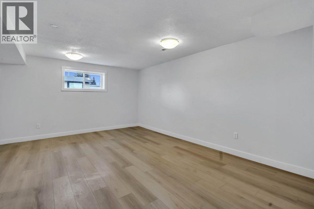 Photo 24 of 231 Penmeadows Close Se, Calgary AB