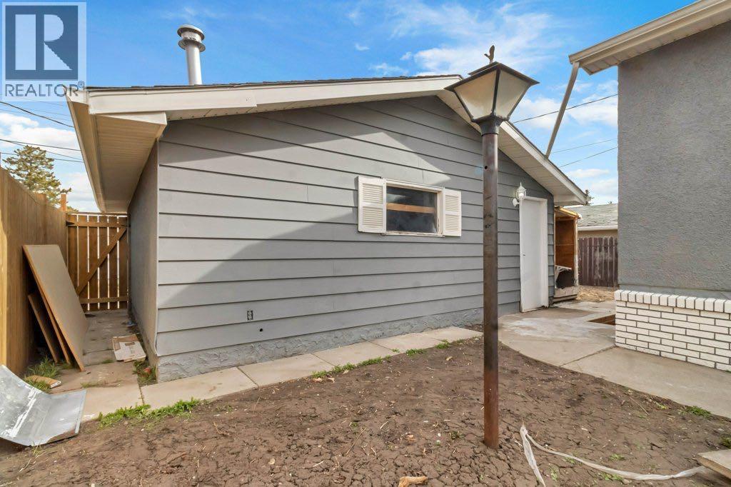 Photo 44 of 231 Penmeadows Close Se, Calgary AB