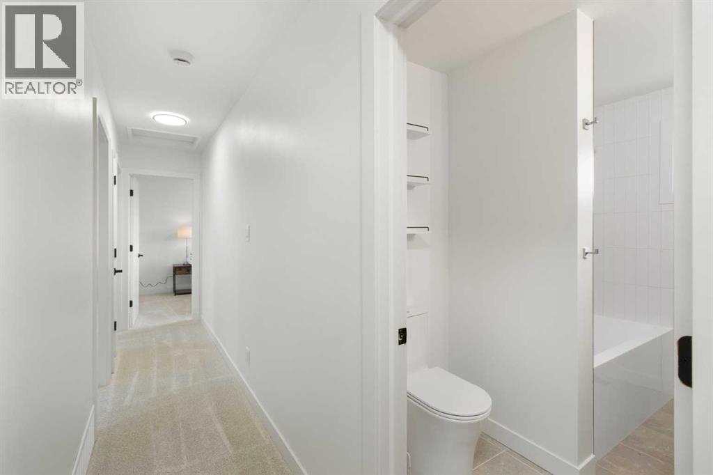 Photo 21 of 472 Cedarille Crescent Sw, Calgary AB