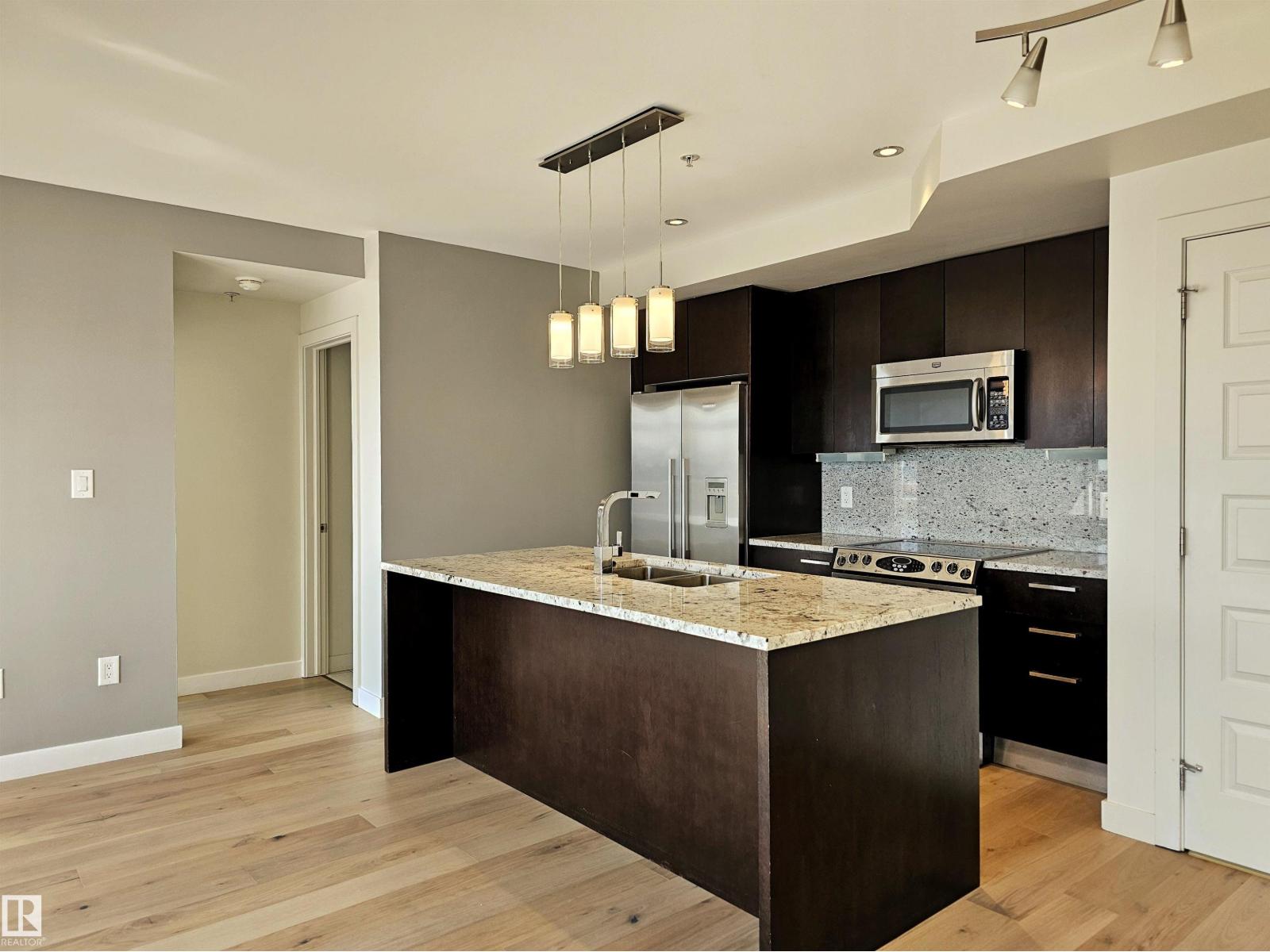 Photo 10 of 701 10388 105 St Nw, Edmonton AB