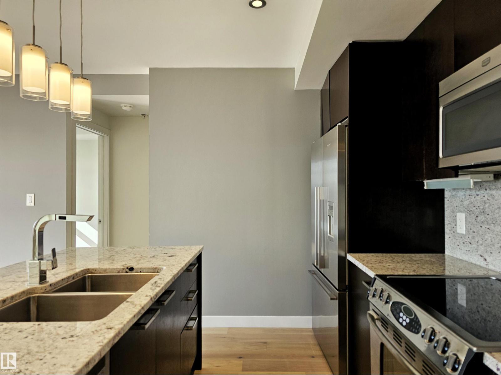 Photo 11 of 701 10388 105 St Nw, Edmonton AB