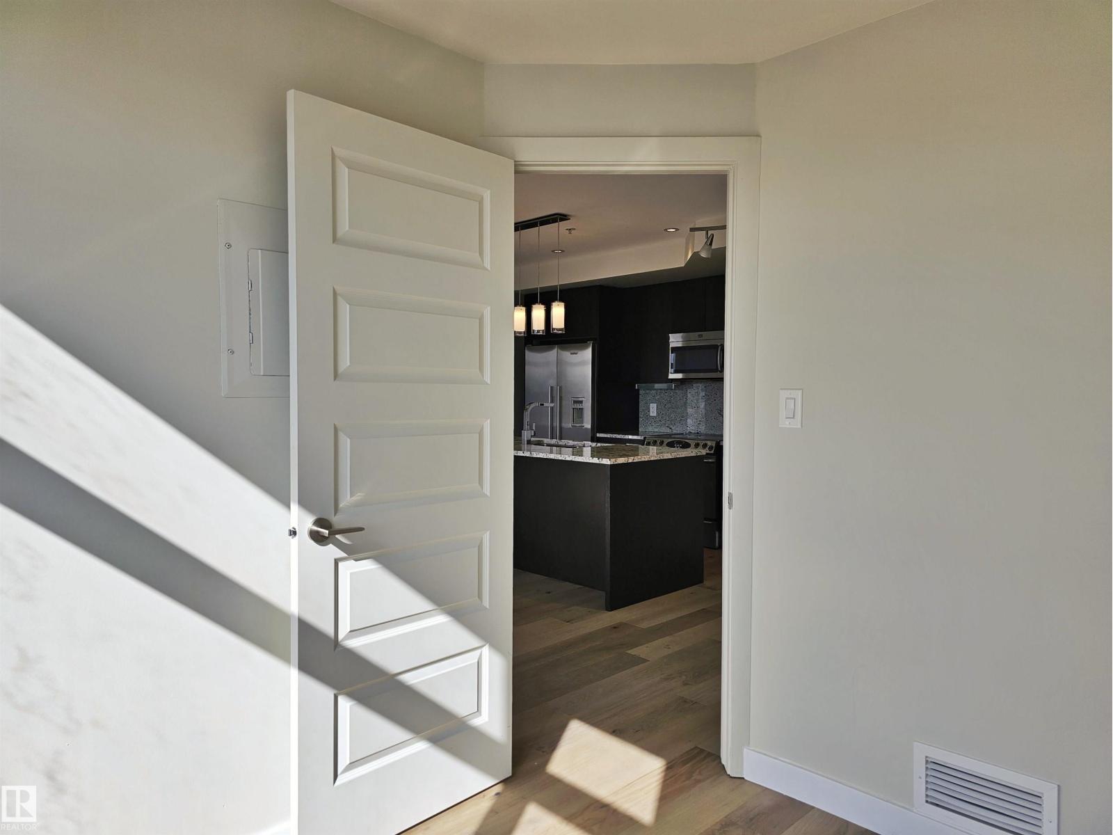 Photo 17 of 701 10388 105 St Nw, Edmonton AB