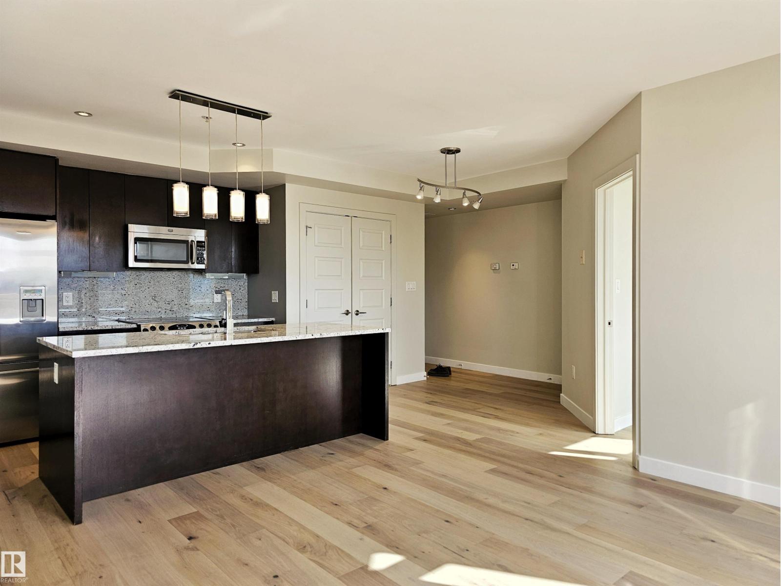 Photo 2 of 701 10388 105 St Nw, Edmonton AB