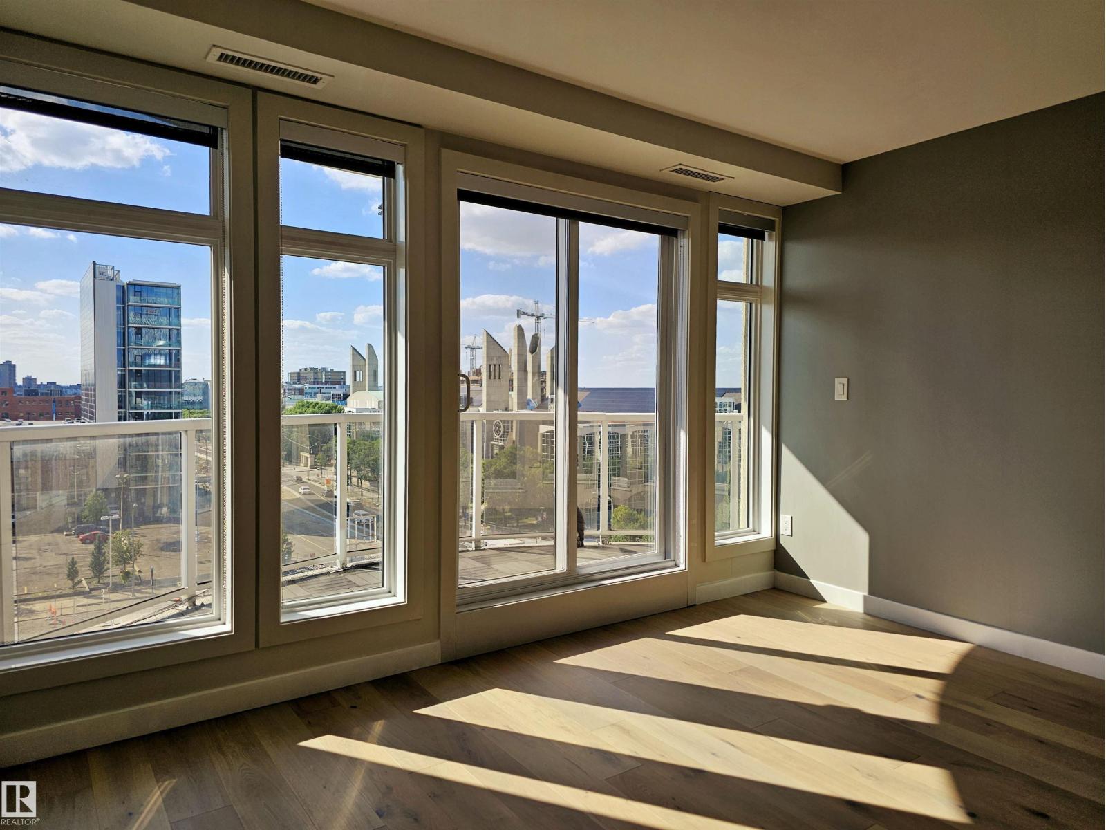 Photo 4 of 701 10388 105 St Nw, Edmonton AB
