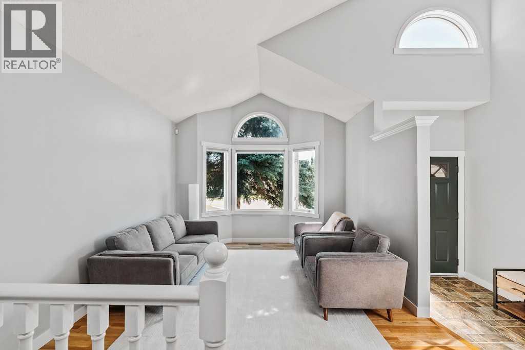 Single Family House for Sale in  Woodmark Place SW Woodbine Calgary 