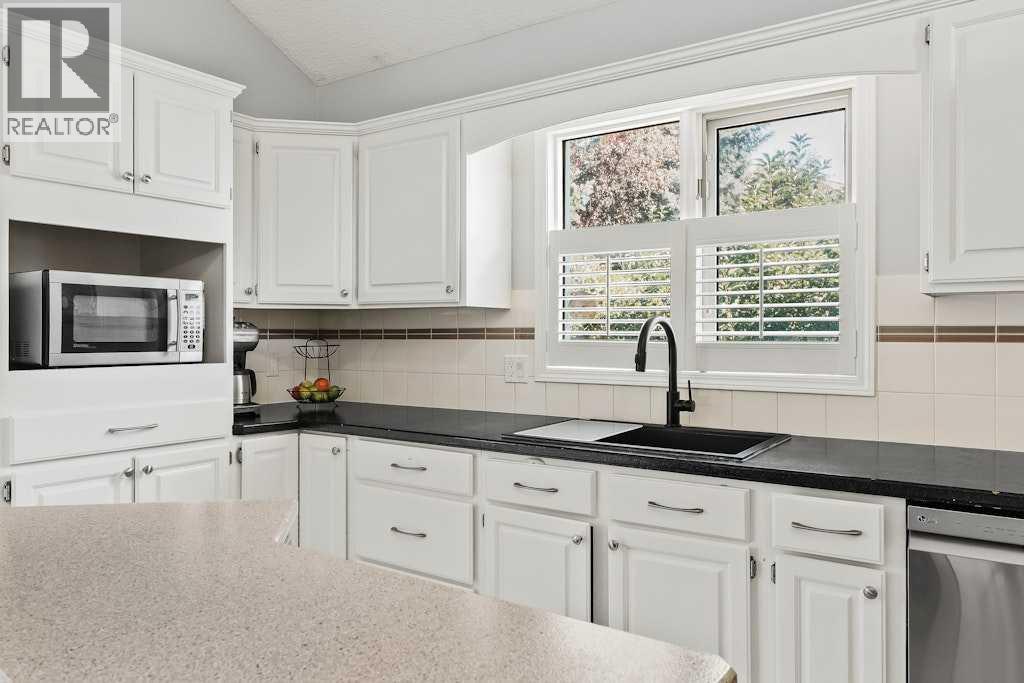 Single Family House for Sale in  Woodmark Place SW Woodbine Calgary 