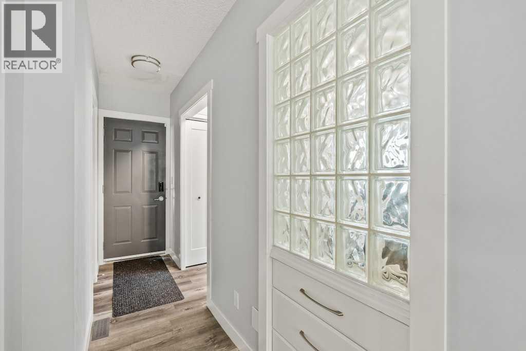 37 Woodmark Place SW, Calgary, Alberta
