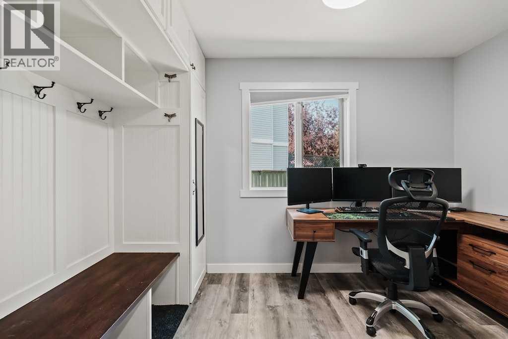 Single Family House for Sale in  Woodmark Place SW Woodbine Calgary 