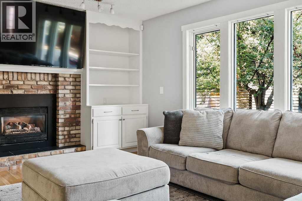 Single Family House for Sale in  Woodmark Place SW Woodbine Calgary 
