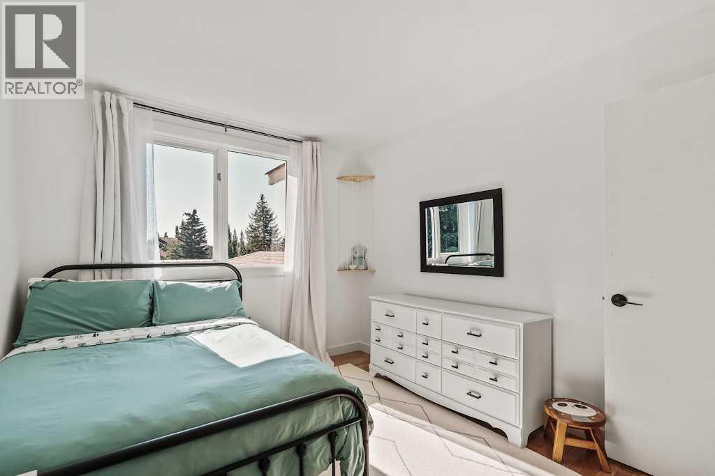 Single Family House for Sale in  Woodmark Place SW Woodbine Calgary 