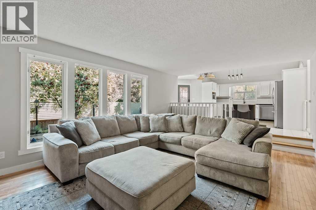 Single Family House for Sale in  Woodmark Place SW Woodbine Calgary 