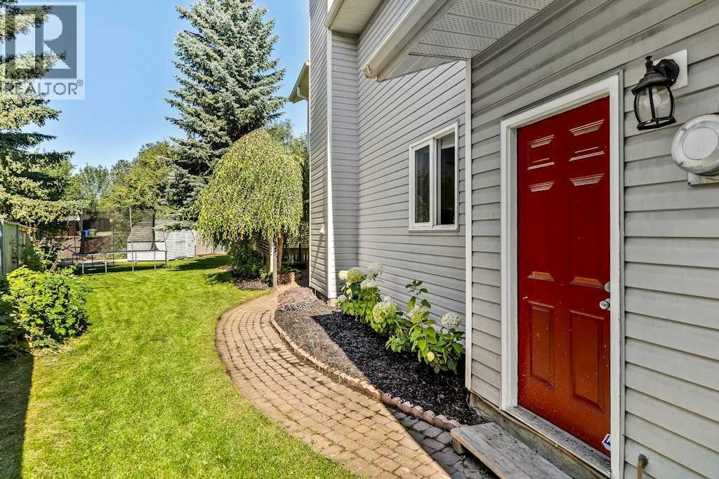Single Family House for Sale in  Woodmark Place SW Woodbine Calgary 