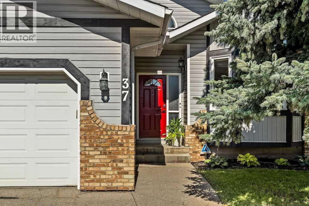 Single Family House for Sale in  Woodmark Place SW Woodbine Calgary 