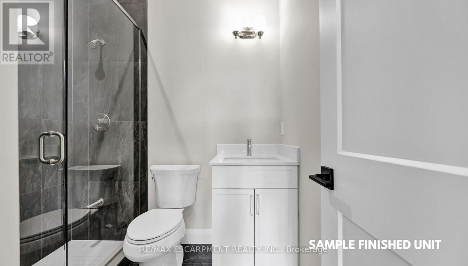 Photo 14 of 924 Garden Court Crescent, Woodstock ON