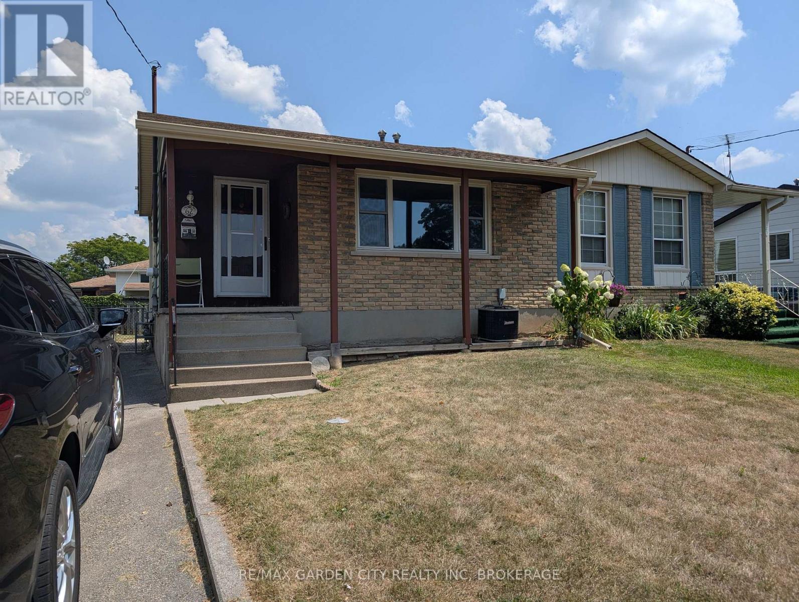 Photo 4 of 62 Allan Drive, St Catharines ON