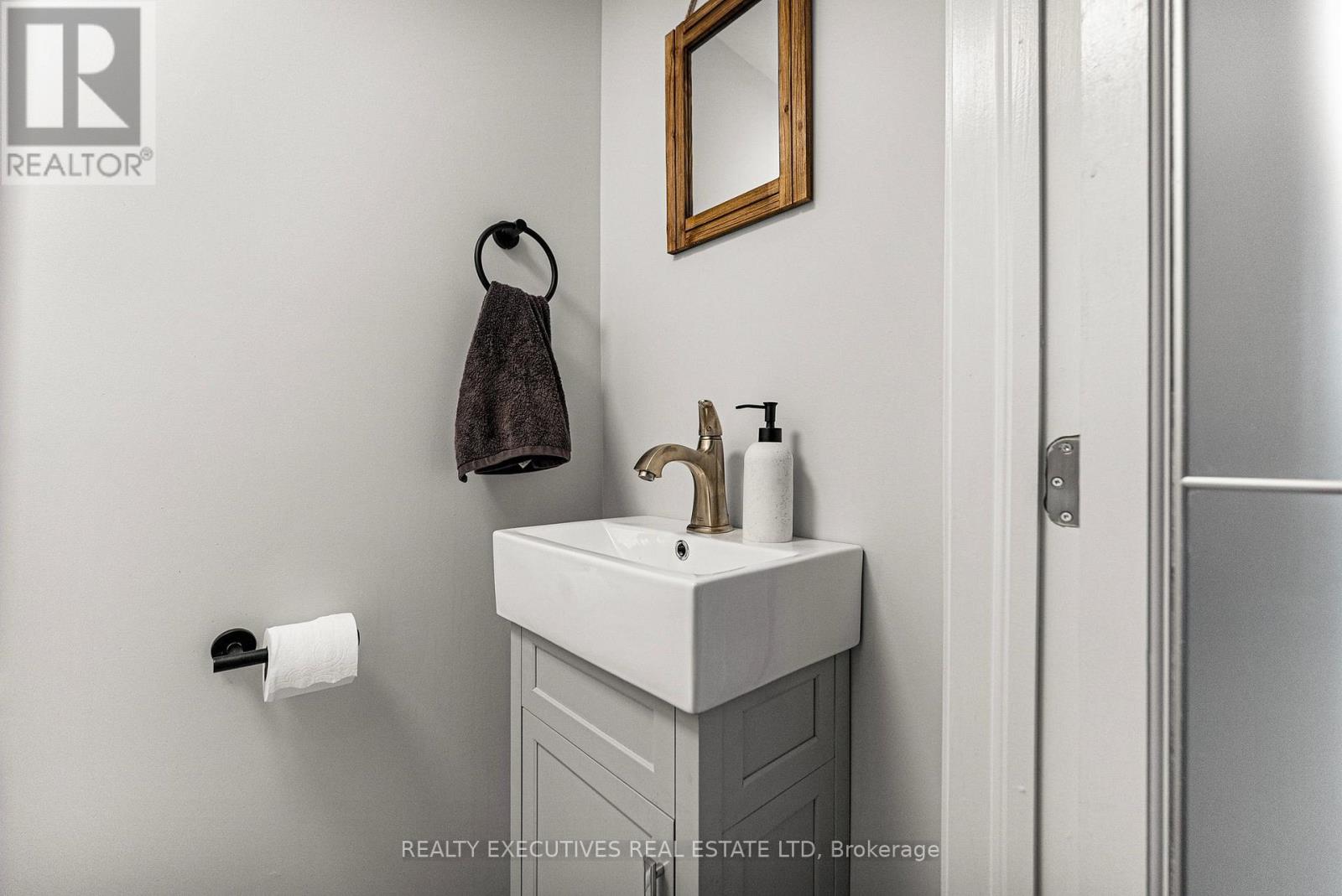 Photo 27 of 89 Churchill Street, Kingston ON