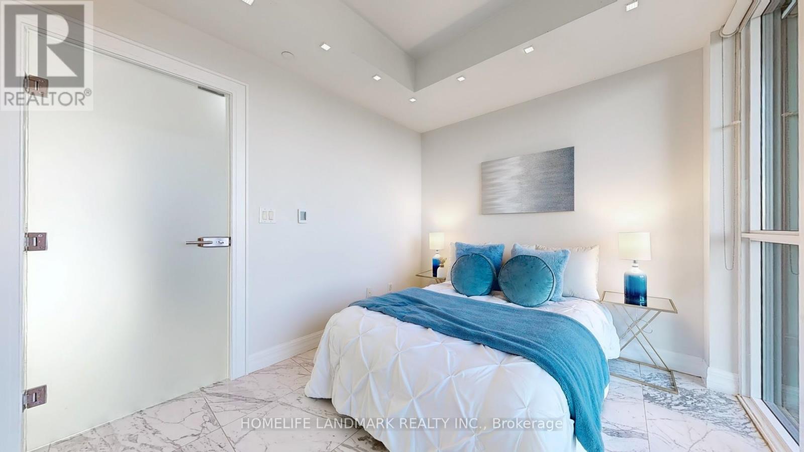 Photo 3 of 3903 9 Bogert Avenue, Toronto ON