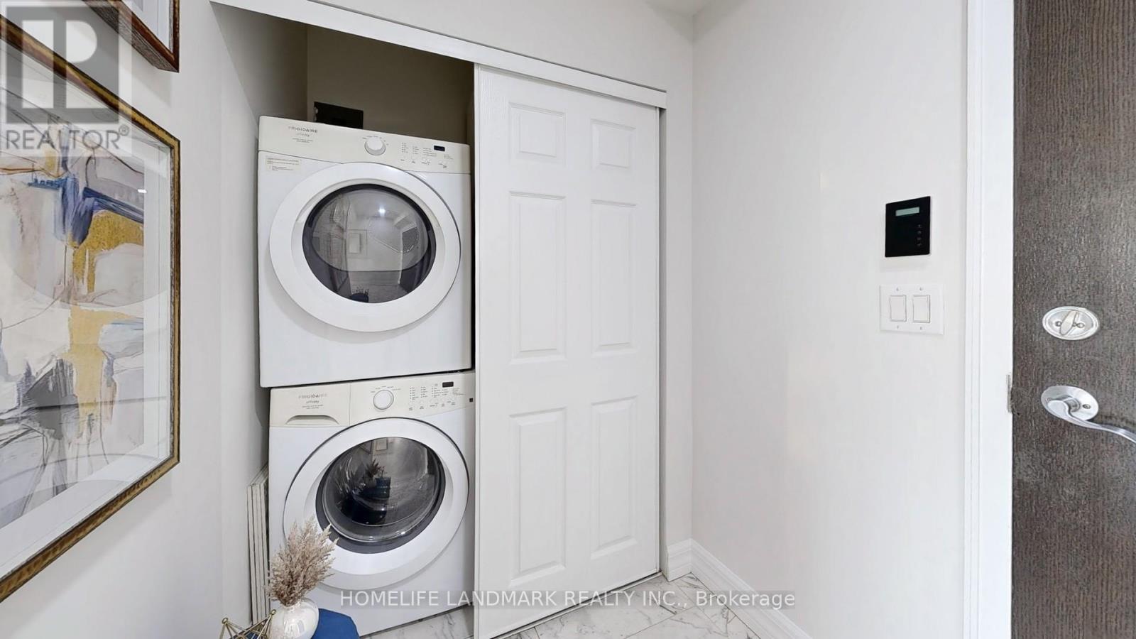 Photo 39 of 3903 9 Bogert Avenue, Toronto ON