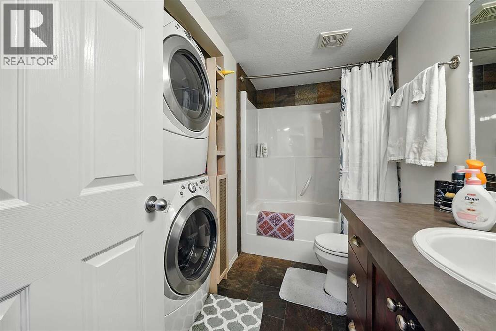 Photo 21 of 25 Leung Place, Blackfalds AB
