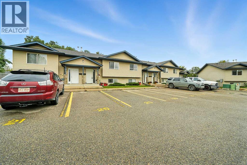 Photo 16 of 25 Leung Place, Blackfalds AB