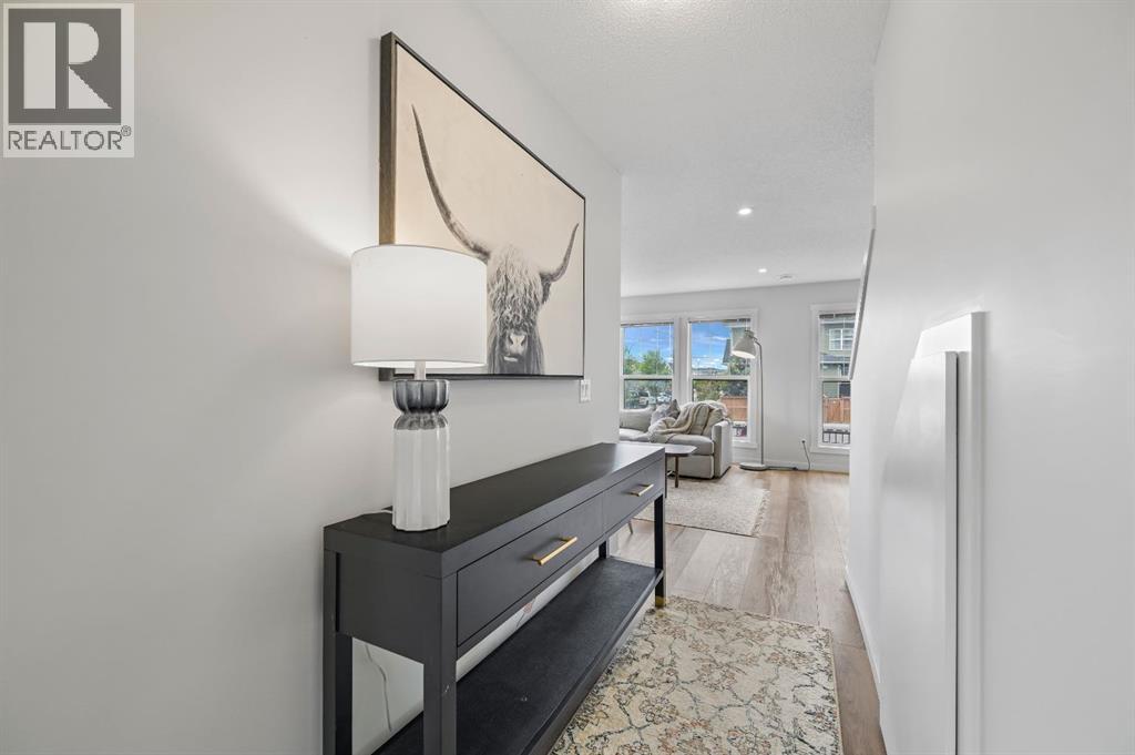 Photo 16 of 403 Cranbrook Square Se, Calgary AB