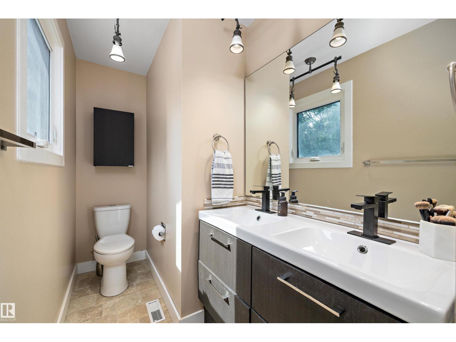 Photo 47 of 5419 143 St Nw, Edmonton AB