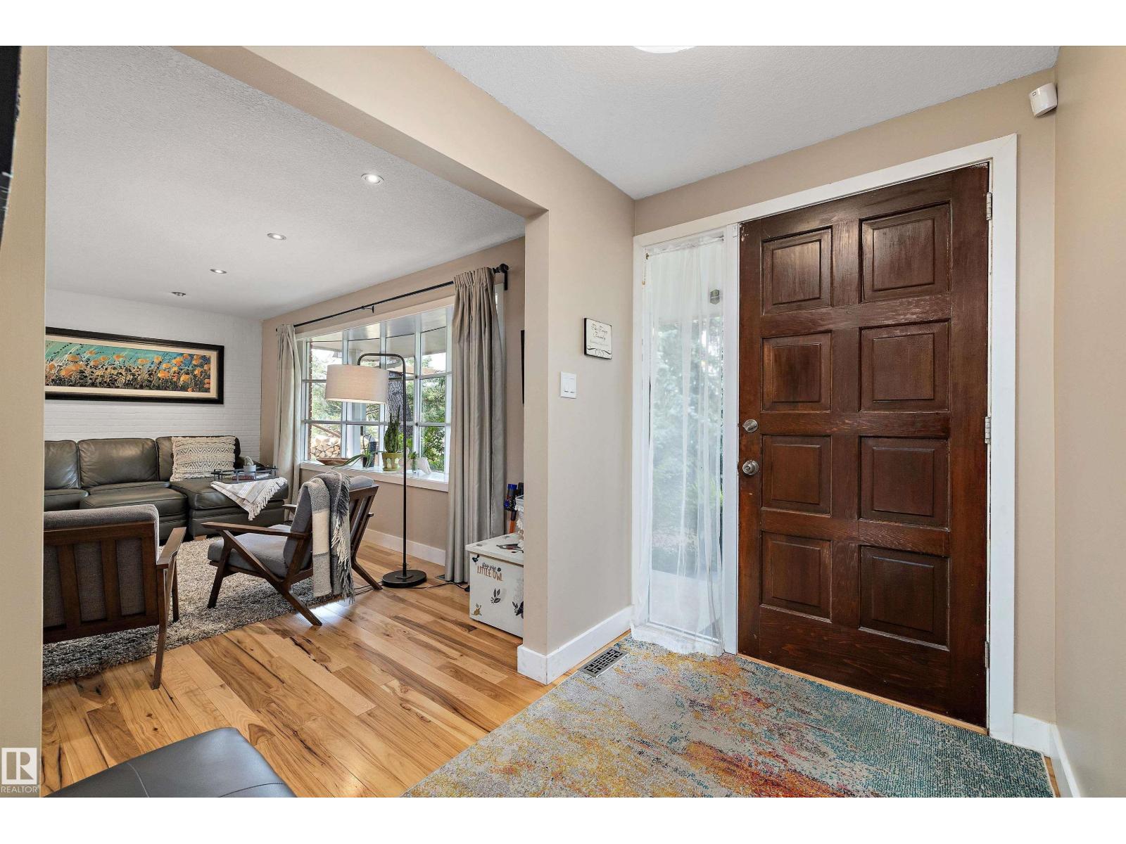 Photo 3 of 5419 143 St Nw, Edmonton AB