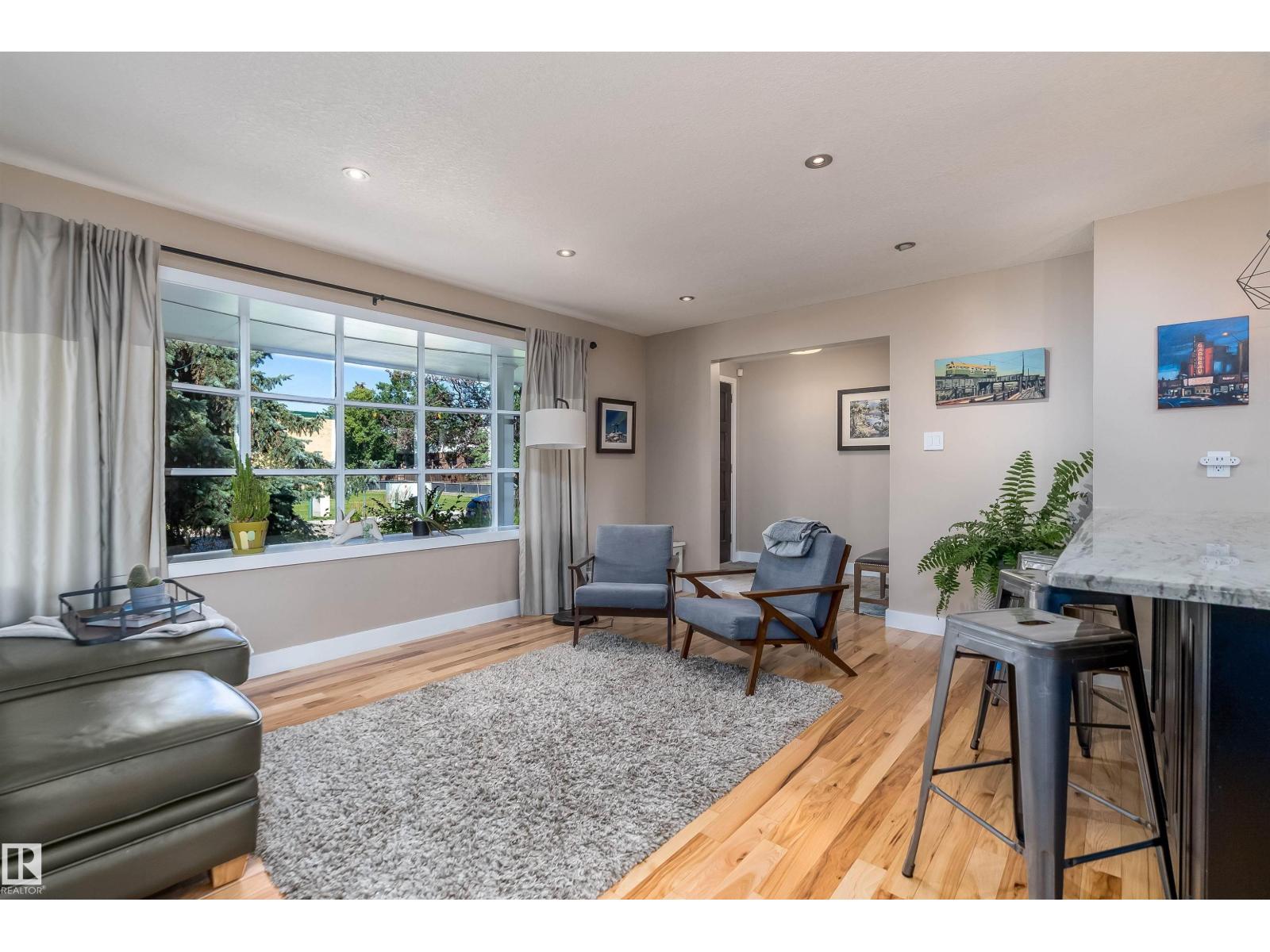 Photo 15 of 5419 143 St Nw, Edmonton AB