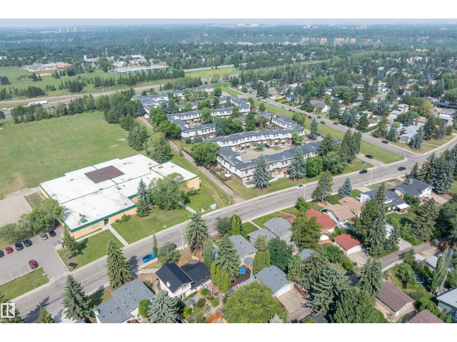 Photo 16 of 5419 143 St Nw, Edmonton AB