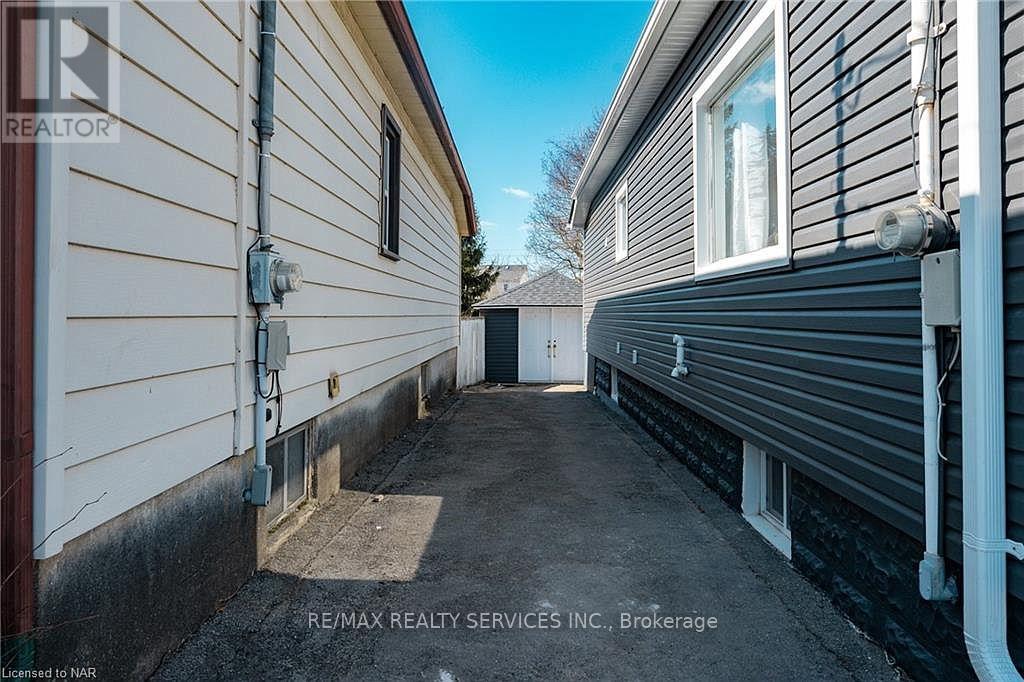 Photo 4 of 57 Margery Road, Welland ON