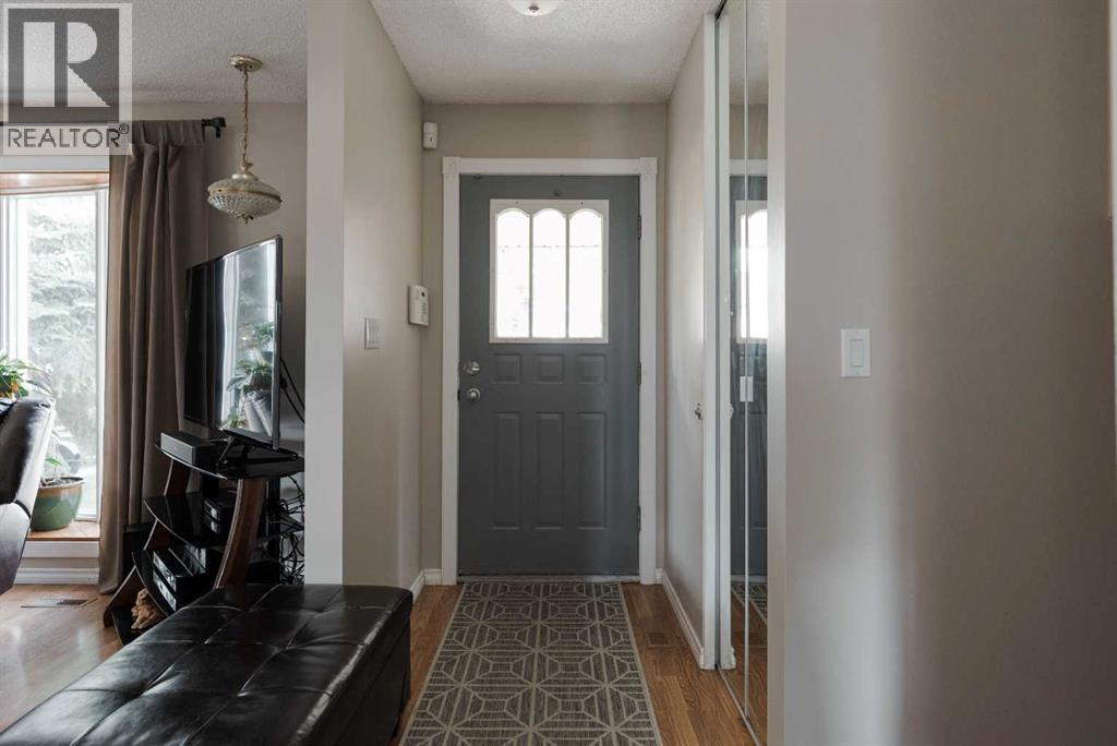 Photo 3 of 153 Parmenter Crescent, Fort Mcmurray AB