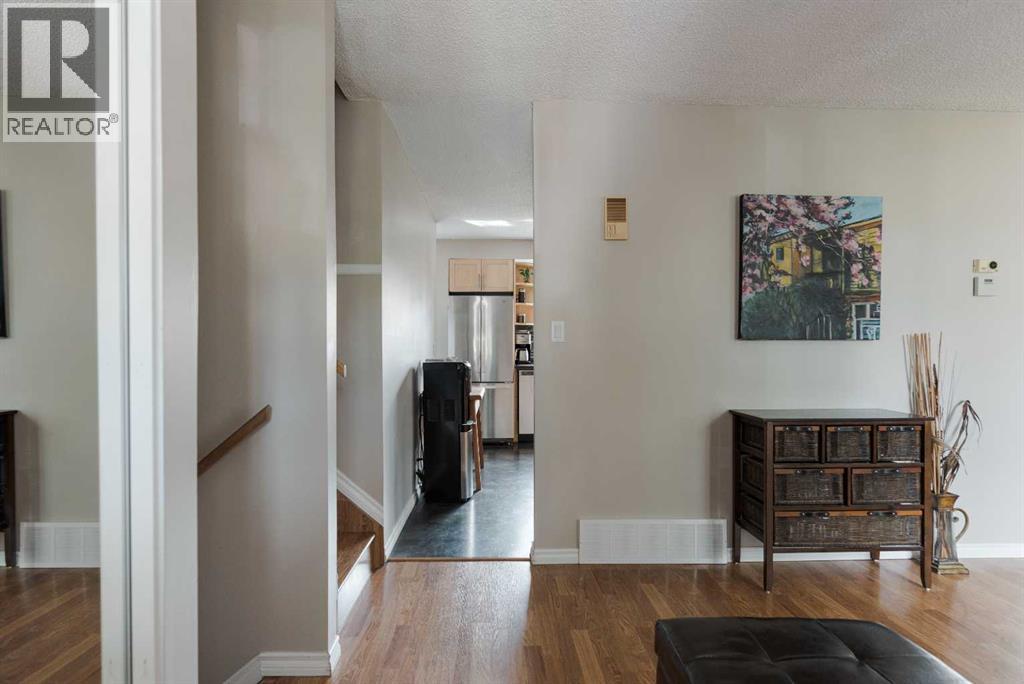Photo 4 of 153 Parmenter Crescent, Fort Mcmurray AB