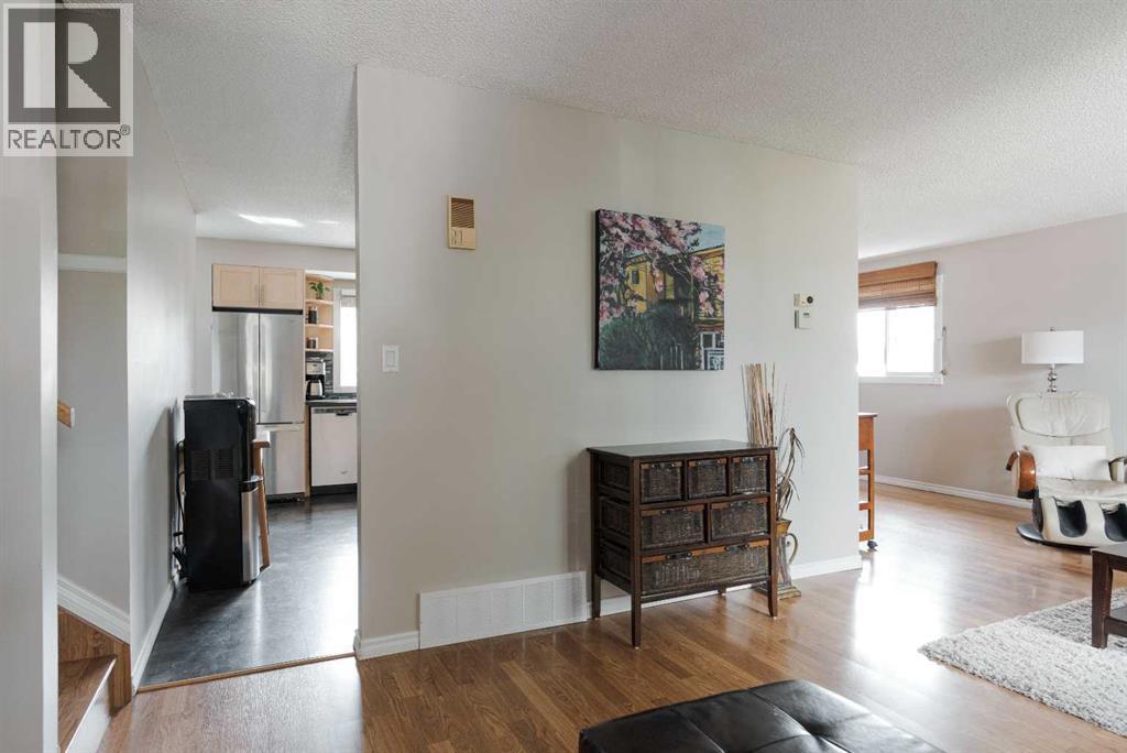 Photo 5 of 153 Parmenter Crescent, Fort Mcmurray AB