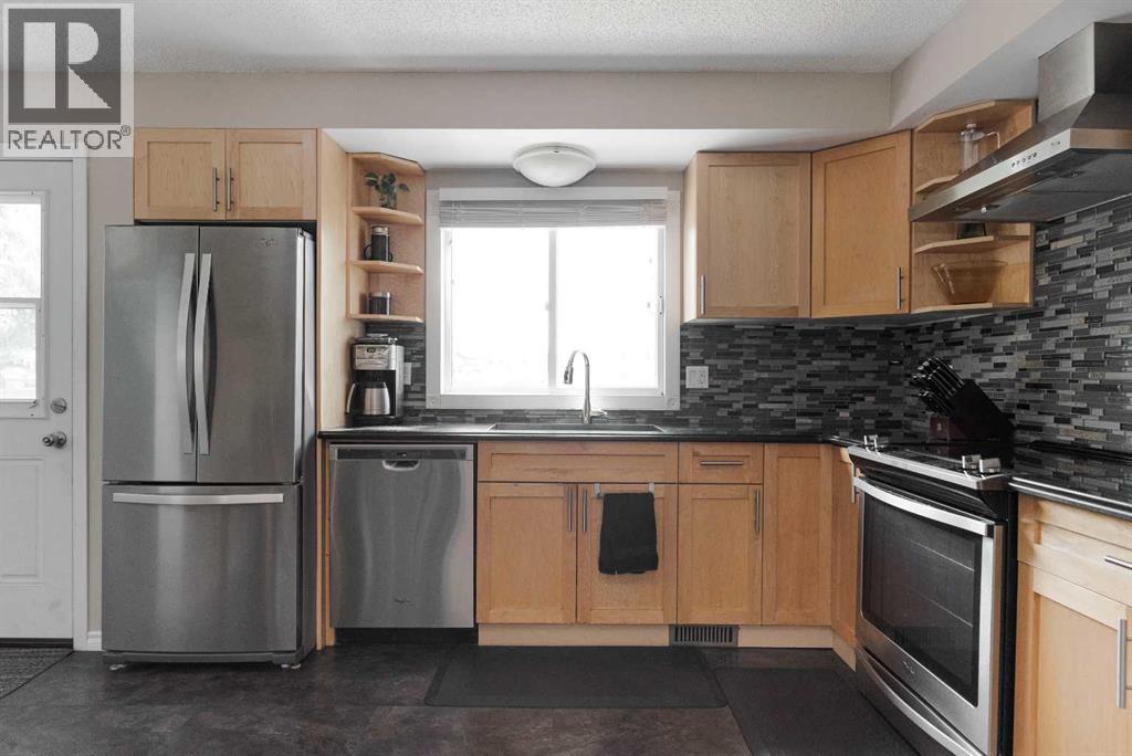 Photo 14 of 153 Parmenter Crescent, Fort Mcmurray AB