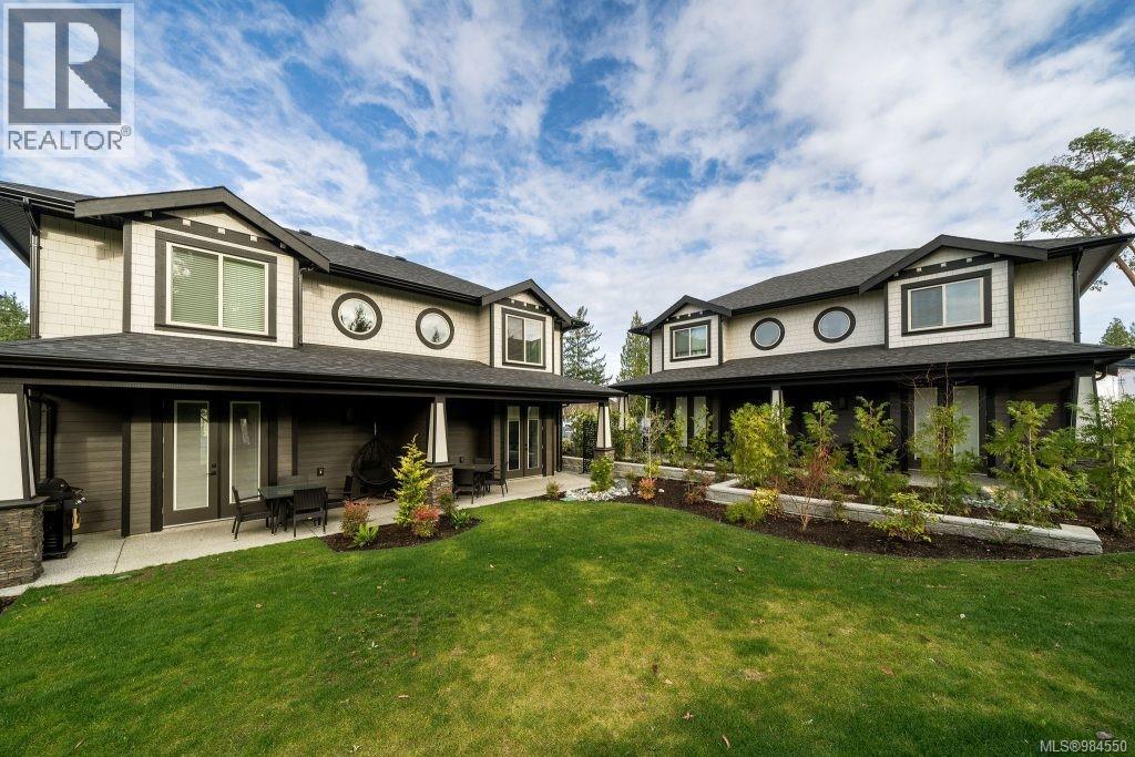 3 1175 Resort Dr, Parksville