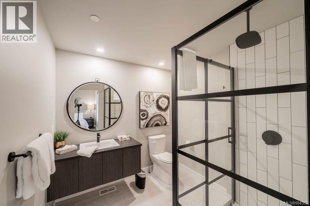 3 1175 Resort Dr, Parksville