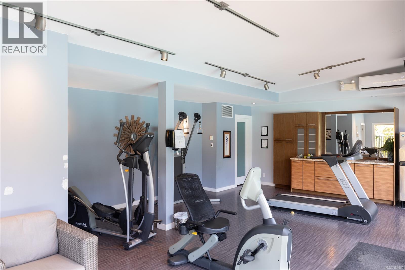 3 1175 Resort Dr, Parksville