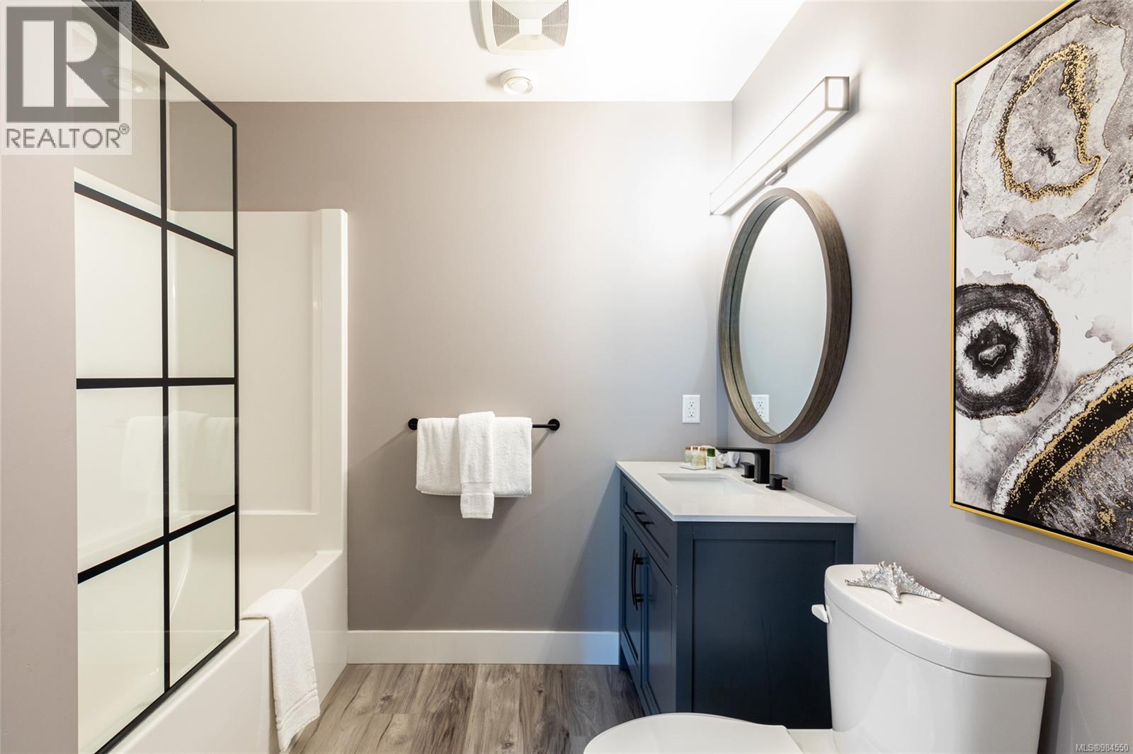 3 1175 Resort Dr, Parksville