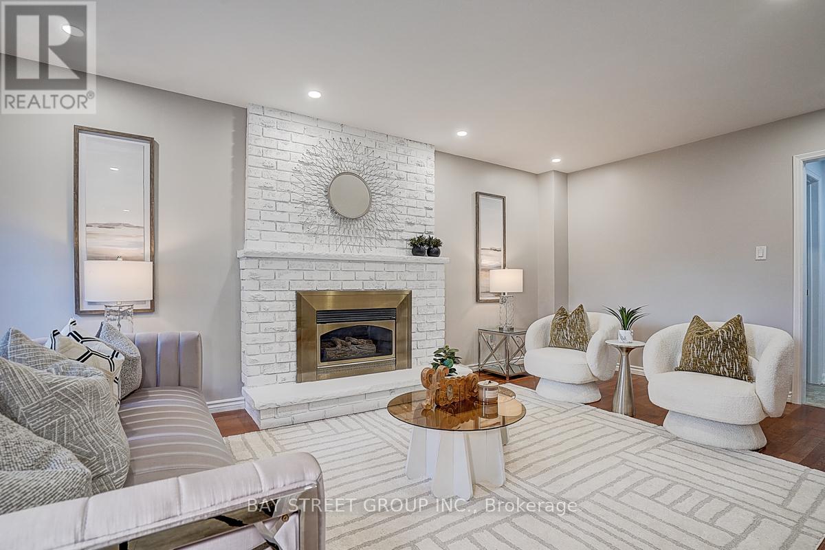 Photo 8 of 342 Regal Briar Street, Whitby ON