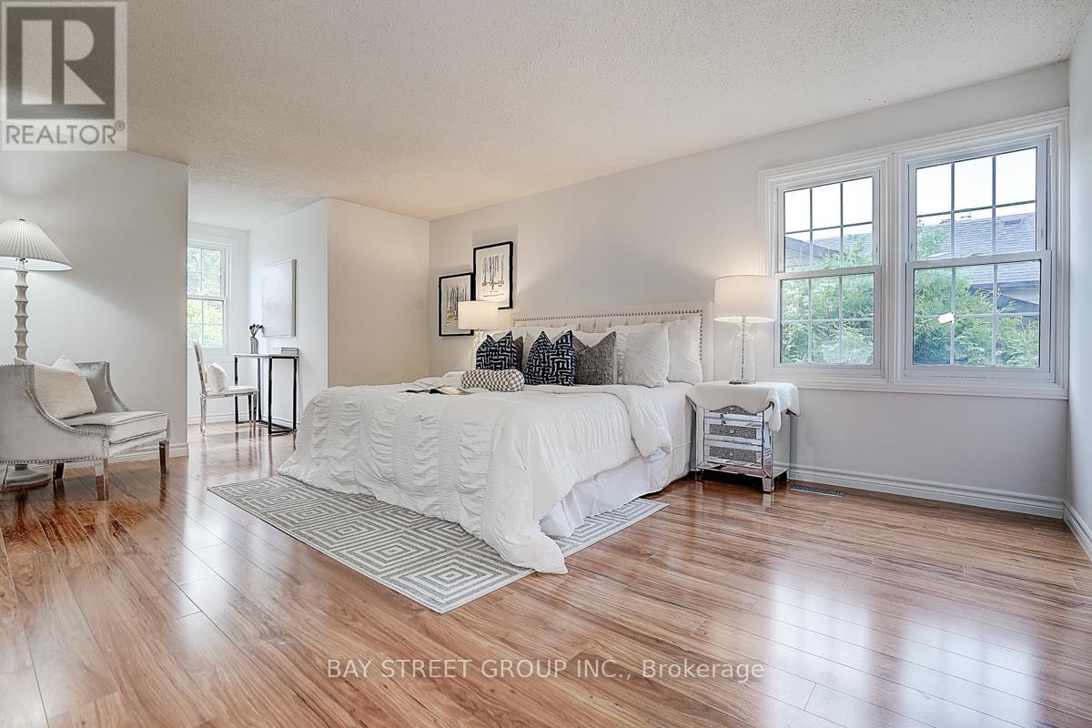 Photo 4 of 342 Regal Briar Street, Whitby ON